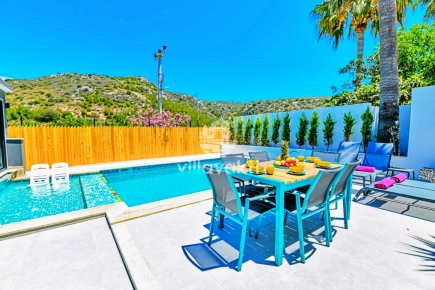 Korunaklı Villada Tatil
